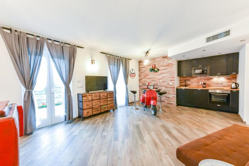מונליה Vespa Apartments מראה חיצוני תמונה